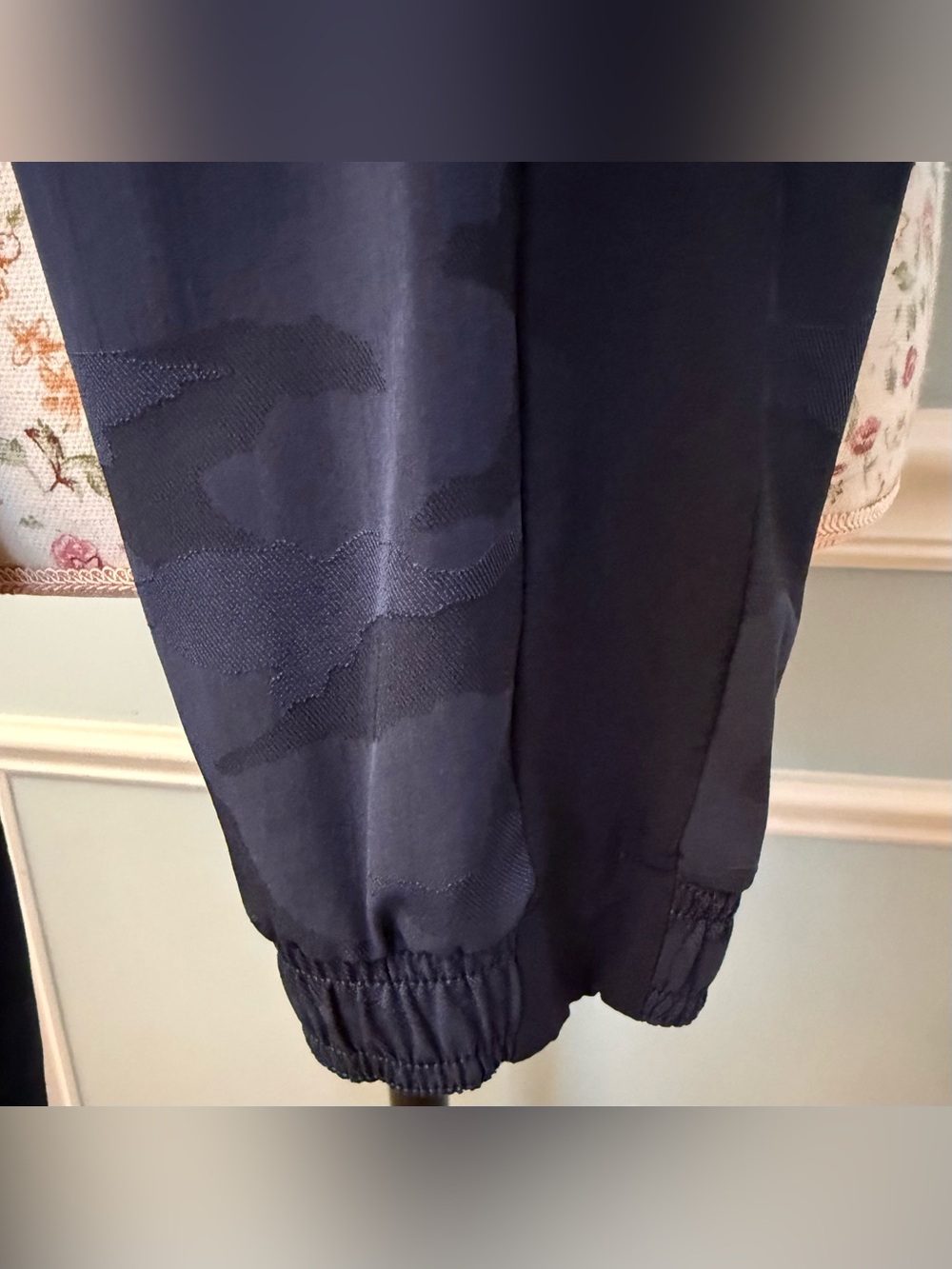 Athleta Brooklyn Textured Joggers
navy blue camouflage print Size 0 - Picture 3 of 6